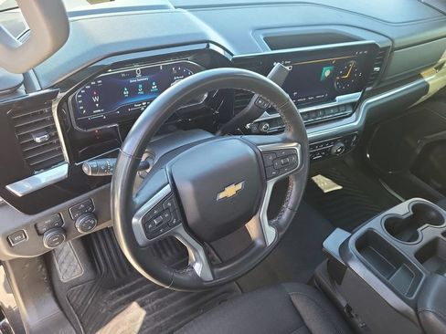 Used 2024 Chevrolet Silverado 1500 LT AWD/4WD image 16