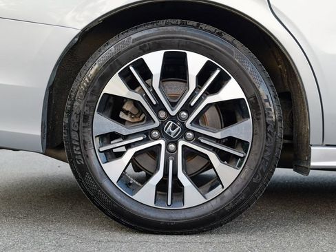 Used 2025 Honda Odyssey Elite image 11