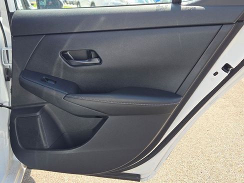 Used 2024 Nissan Sentra S FWD image 9