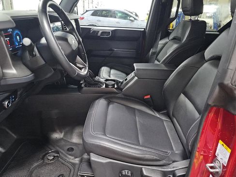 Used 2025 Ford Bronco Badlands image 10