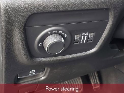 Used 2024 Jeep Grand Cherokee L Altitude AWD/4WD image 17