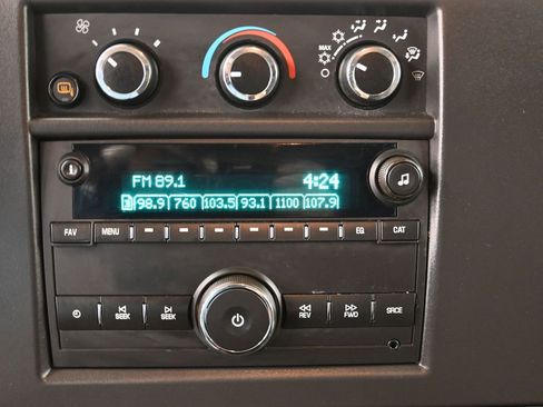 Used 2024 Chevrolet Express 3500 Extended w/ Driver Convenience Package image 26