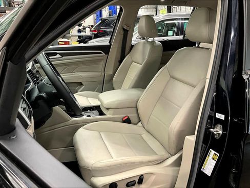 Used 2023 Volkswagen Atlas SE w/ Panoramic Sunroof Package image 28