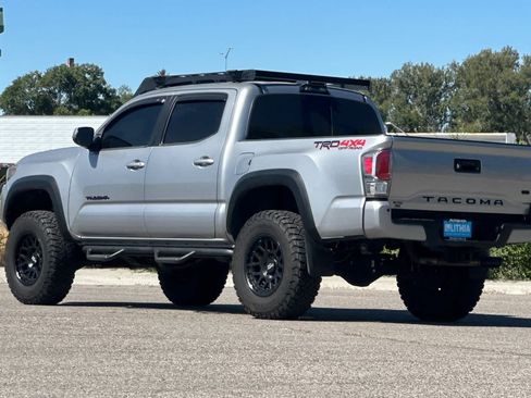 Used 2021 Toyota Tacoma TRD Off-Road w/ Technology Package AWD/4WD image 6
