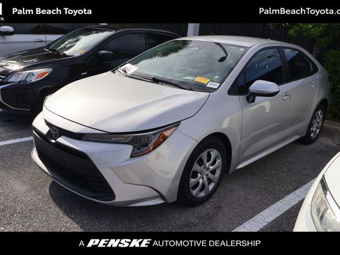 Used 2023 Toyota Corolla LE image 1