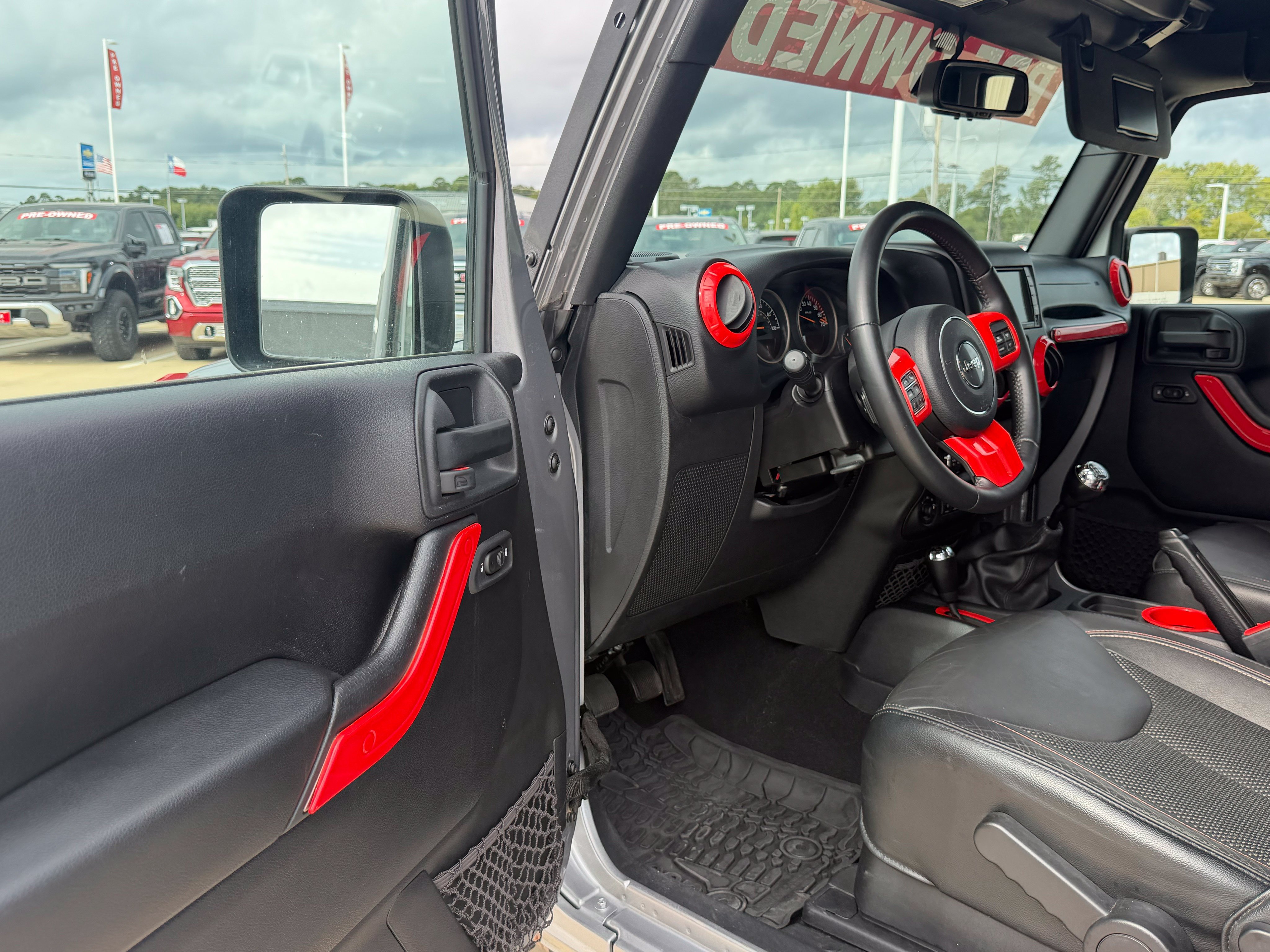 Used 2016 Jeep Wrangler Sahara AWD/4WD image 13