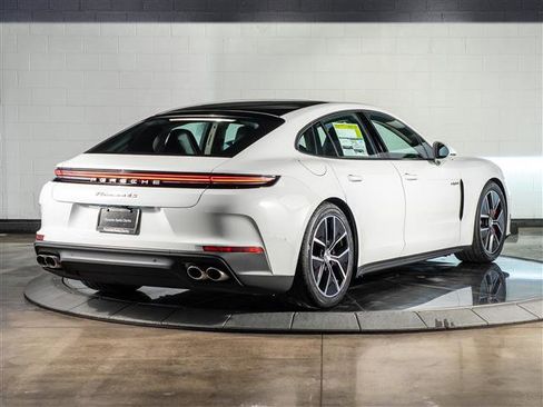 New 2026 Porsche Panamera 4S image 9
