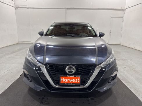 Used 2021 Nissan Altima 2.5 SV image 2