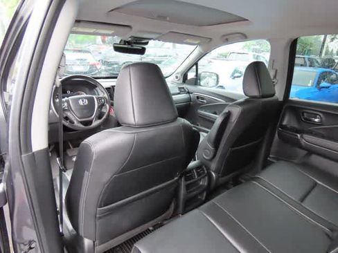 Certified 2023 Honda Ridgeline RTL image 17