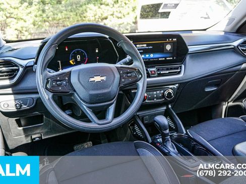 Used 2025 Chevrolet TrailBlazer LT FWD image 26