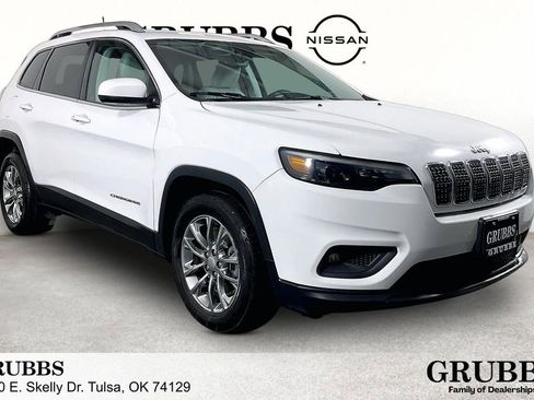 Used 2020 Jeep Cherokee Latitude Plus w/ Comfort/Convenience Group FWD image 1