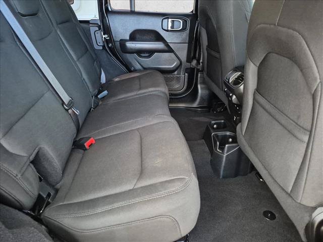 Used 2019 Jeep Wrangler Unlimited Sahara AWD/4WD image 20