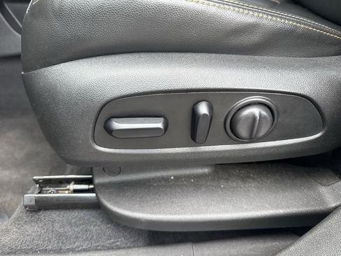 Used 2021 GMC Terrain SLT image 16