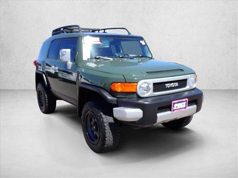 Used 2014 Toyota FJ Cruiser 4WD w/ Convenience Package image 6