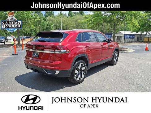 Used 2024 Volkswagen Atlas Cross Sport SE w/ Panoramic Sunroof Package FWD image 28