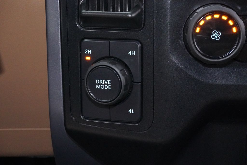 Used 2023 Ford F150 XLT AWD/4WD image 18