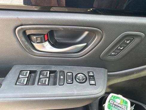 Used 2025 Honda Pilot TrailSport image 12