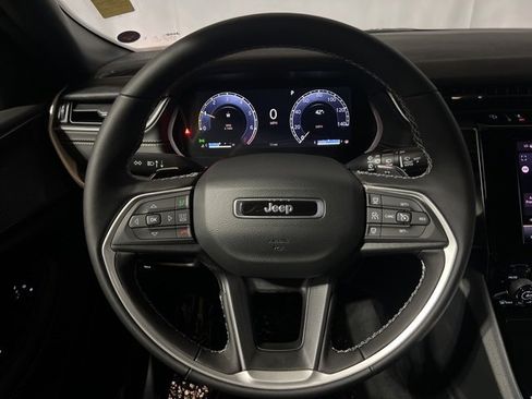 New 2025 Jeep Grand Cherokee Laredo X w/ Luxury Tech Group I image 23