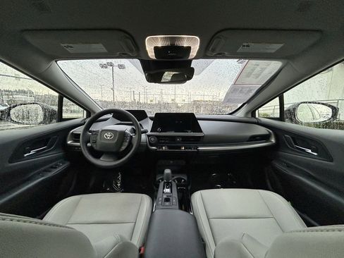 Certified 2024 Toyota Prius XLE image 17