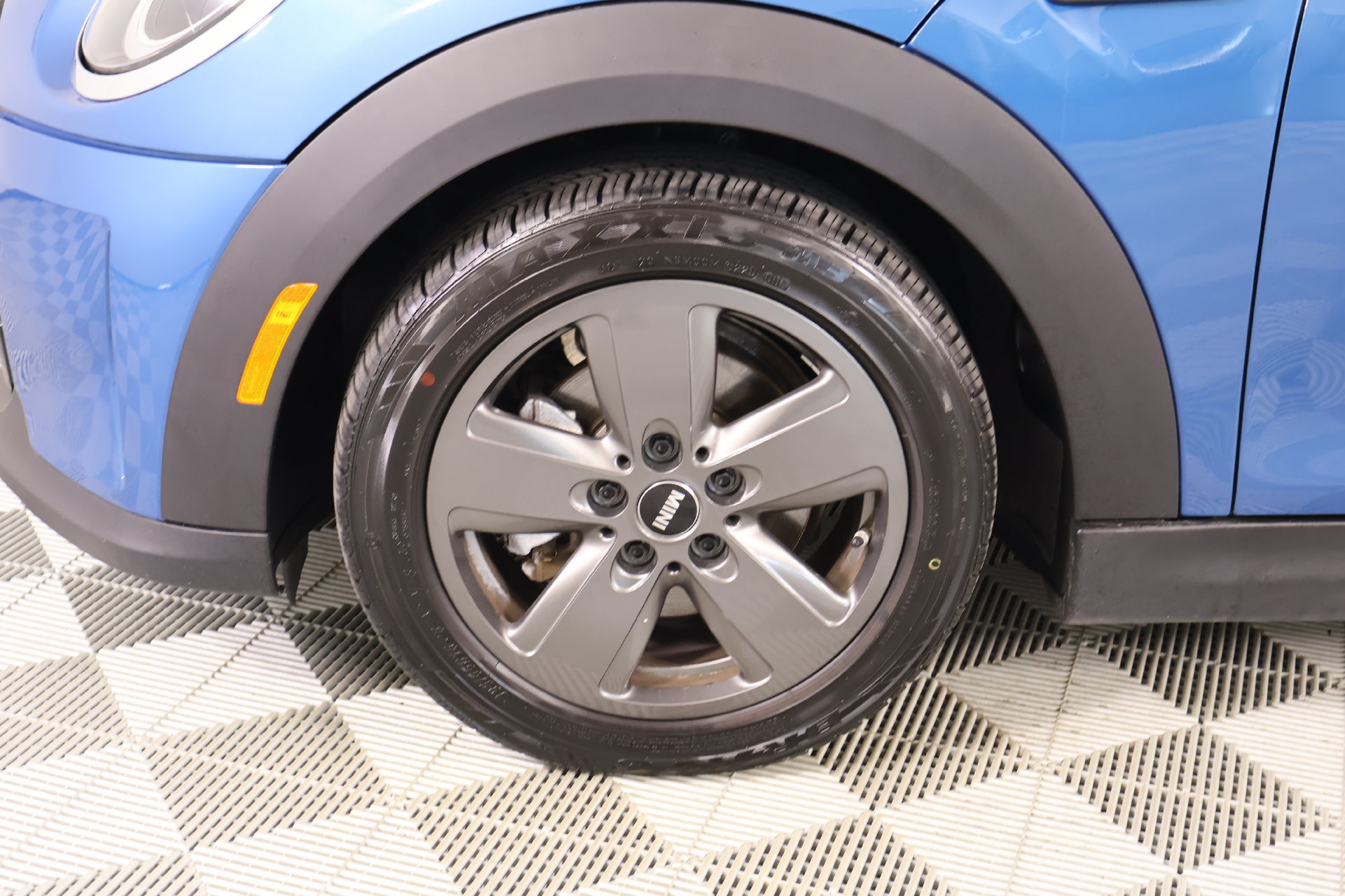 Certified 2023 MINI Cooper 2-Door Hardtop FWD image 17