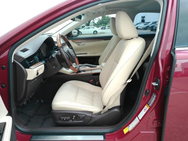 Used 2016 Lexus ES 350 w/ Luxury Package w/Wood Trim FWD image 12