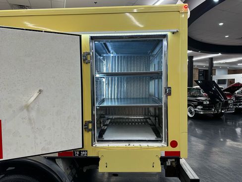 Used 2022 Ford E-450 and Econoline 450 Super Duty RWD image 11