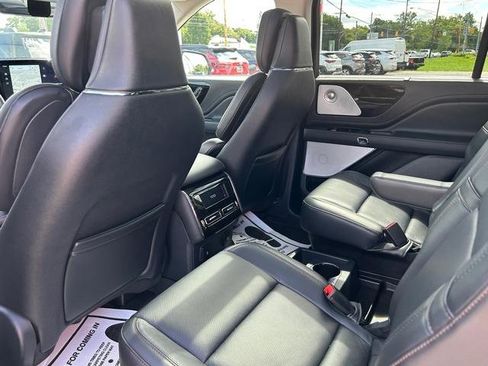 Used 2025 Lincoln Aviator Reserve w/ Luxury Package image 13