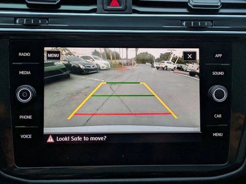 Certified 2020 Volkswagen Tiguan SE R-Line image 20