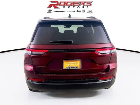 Certified 2025 Jeep Grand Cherokee Altitude AWD/4WD image 7