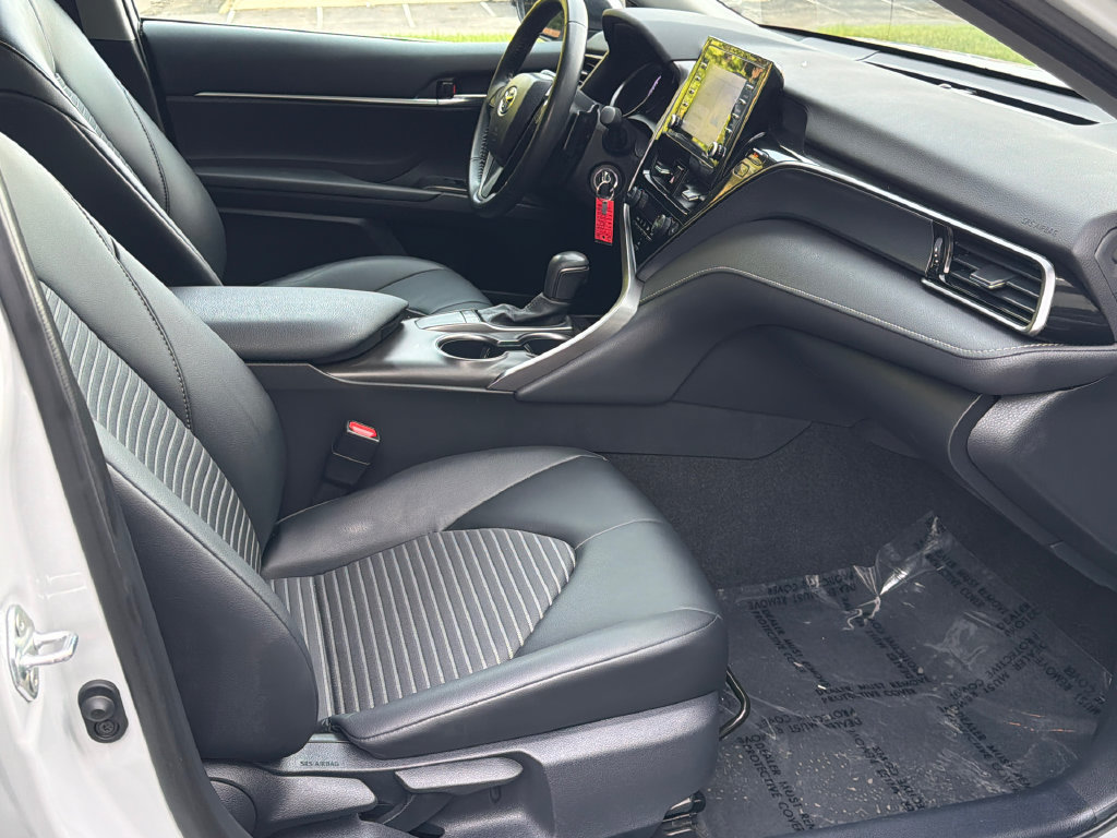 Used 2024 Toyota Camry SE FWD image 12