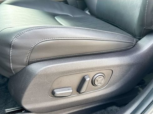 Certified 2026 Kia Carnival EX FWD image 22