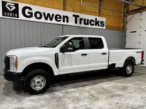 Used 2023 Ford F250 XL w/ FX4 Off-Road Package AWD/4WD image 4