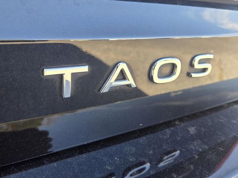 Used 2022 Volkswagen Taos S image 9