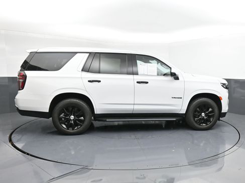 Used 2023 Chevrolet Tahoe LT w/ Luxury Package AWD/4WD image 9