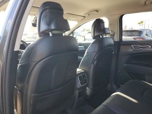 Used 2023 Kia Sportage EX image 18