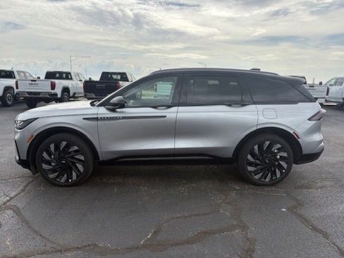 Used 2026 Lincoln Nautilus Reserve AWD/4WD image 2