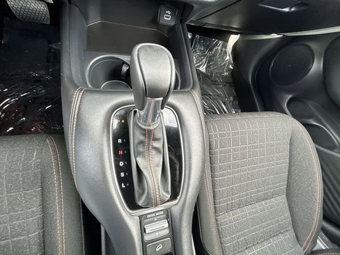 Used 2025 Honda HR-V Sport image 19