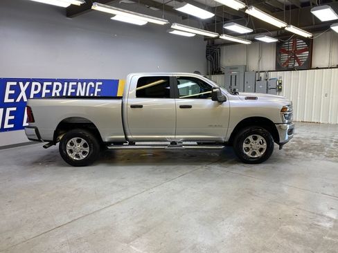 Used 2026 RAM 2500 Big Horn AWD/4WD image 8