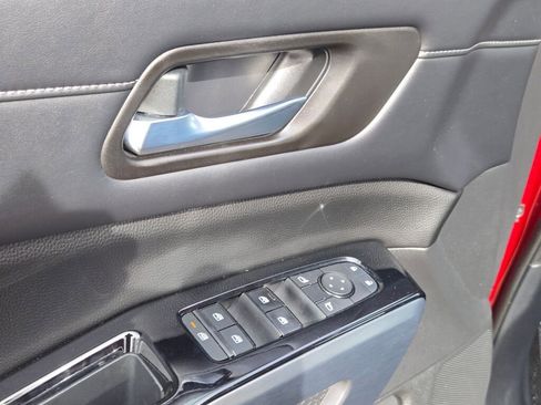 Used 2022 Nissan Pathfinder SL AWD/4WD image 20