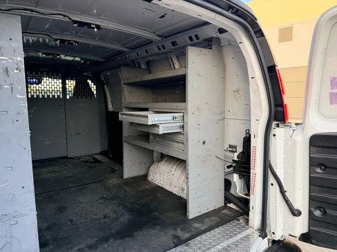 Used 2019 Chevrolet Express 3500 w/ Driver Convenience Package image 12