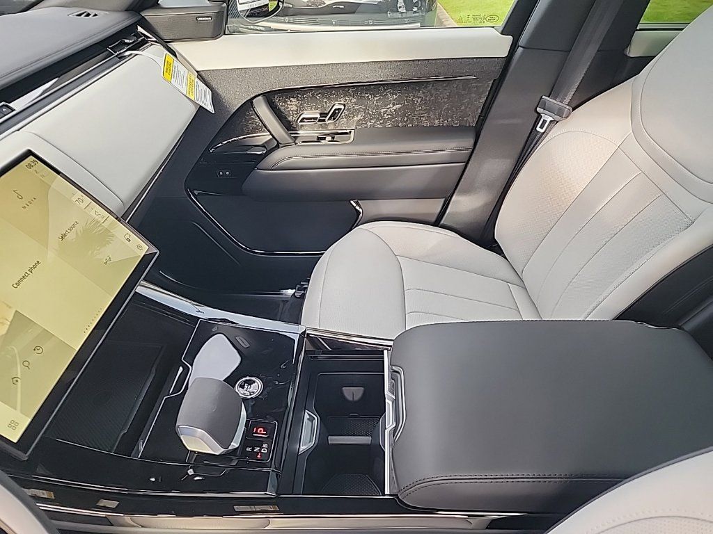 New 2026 Land Rover Range Rover Sport Dynamic SE AWD/4WD image 12