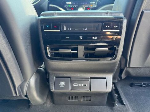 Used 2023 Acura MDX SH-AWD w/ Technology Package image 17