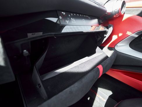 Used 2018 Ferrari 812 Superfast image 78