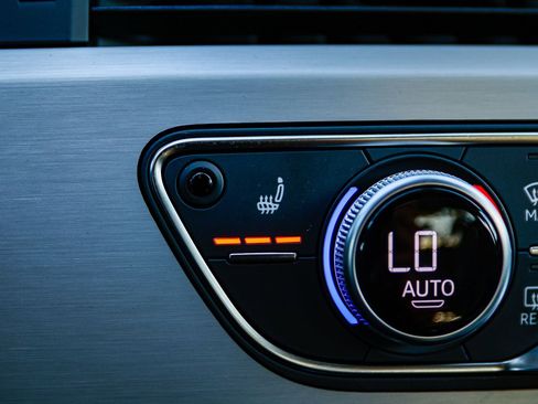 Used 2023 Audi A4 2.0T Premium Plus w/ Premium Plus Package image 28