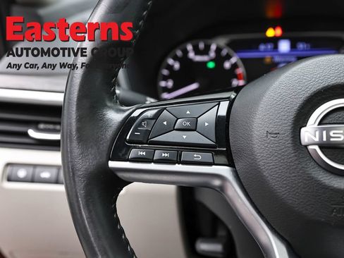 Used 2023 Nissan Altima 2.5 SV w/ SV Premium Package AWD/4WD image 15