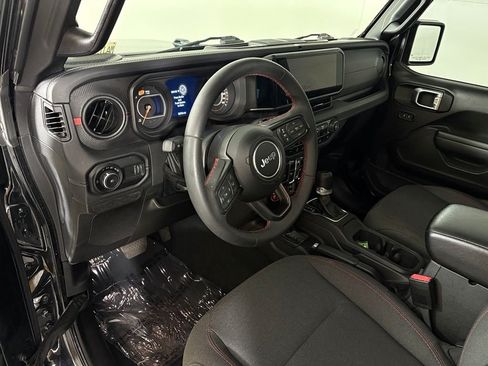 Used 2024 Jeep Wrangler Unlimited Rubicon w/ Technology Group AWD/4WD image 15