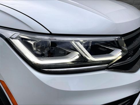 Certified 2023 Volkswagen Tiguan SEL R-Line AWD/4WD image 27