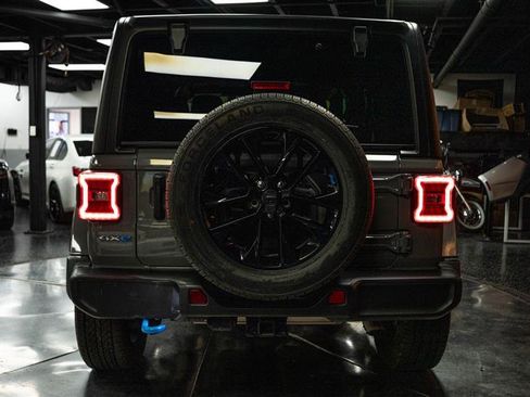 Used 2023 Jeep Wrangler Unlimited Sahara image 6