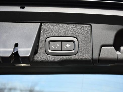 New 2026 Volvo XC60 B5 Plus w/ Protection Package Premier image 28