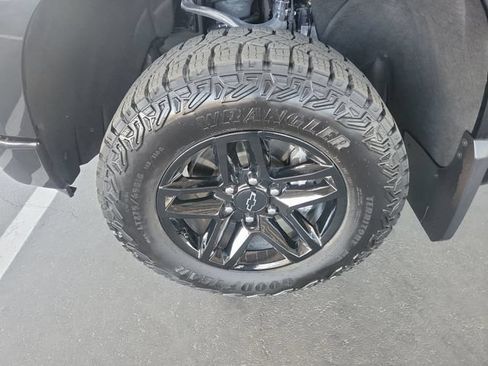 Certified 2024 Chevrolet Silverado 1500 Custom Trail Boss w/ LPO, Dark Essentials Package AWD/4WD image 31